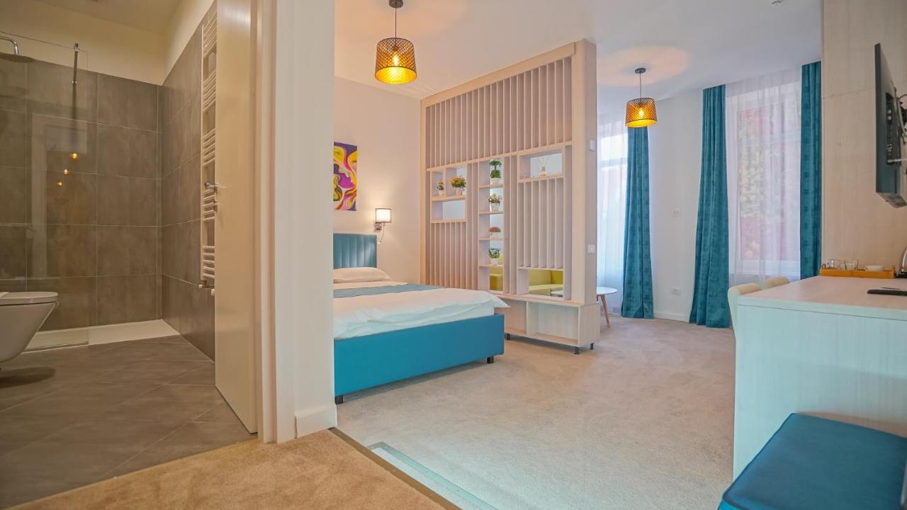 Zoom Rooms Braşov Esterno foto