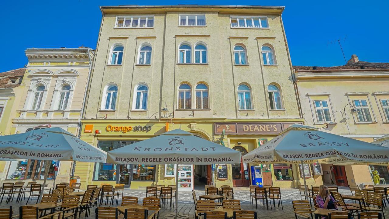 Zoom Rooms Braşov Esterno foto