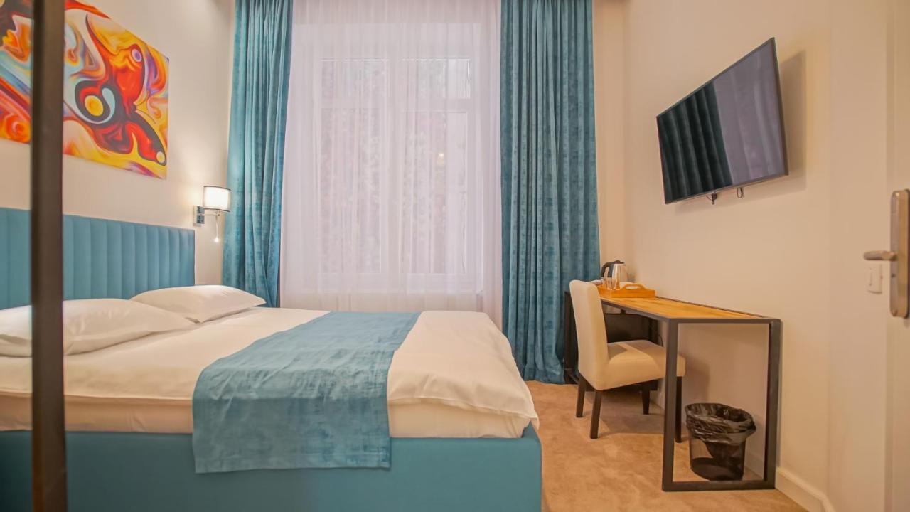 Zoom Rooms Braşov Esterno foto